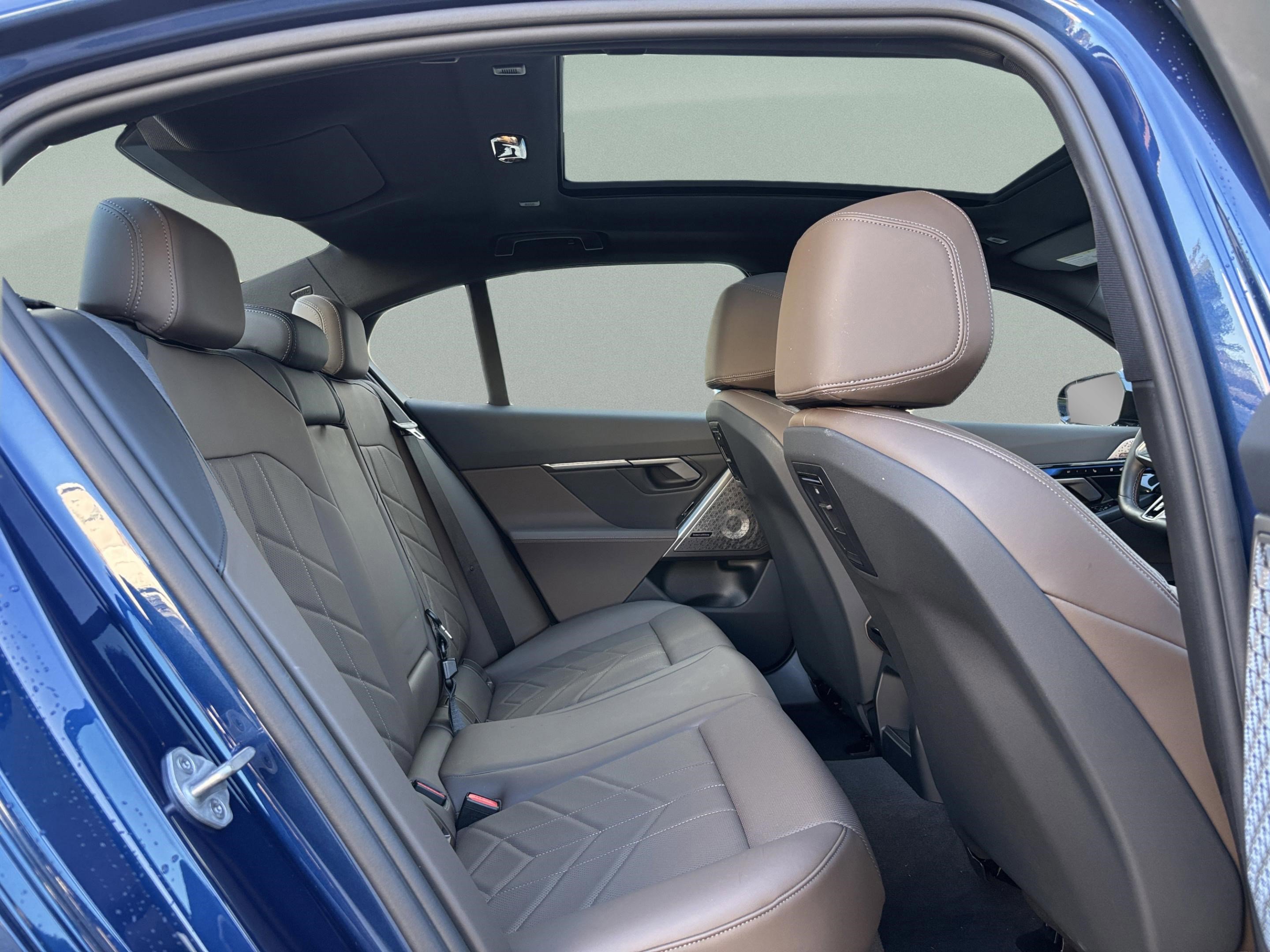 Used 2025 BMW i5 M60 image 29