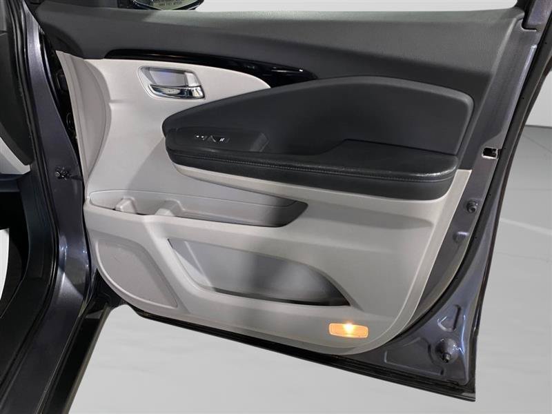 Used 2016 Honda Pilot Touring image 35