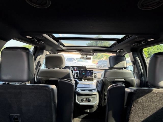 Used 2025 Ford Expedition Platinum w/ Stealth Performance Package AWD/4WD image 13