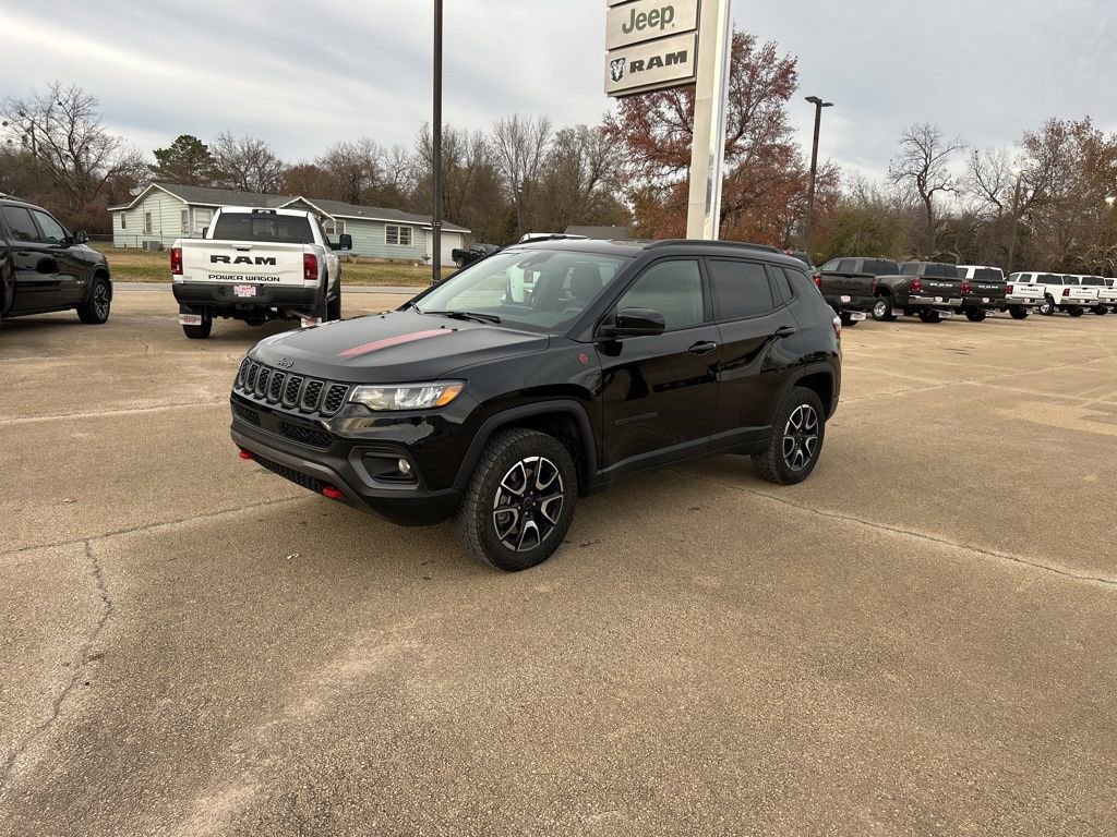 Used 2025 Jeep Compass Trailhawk