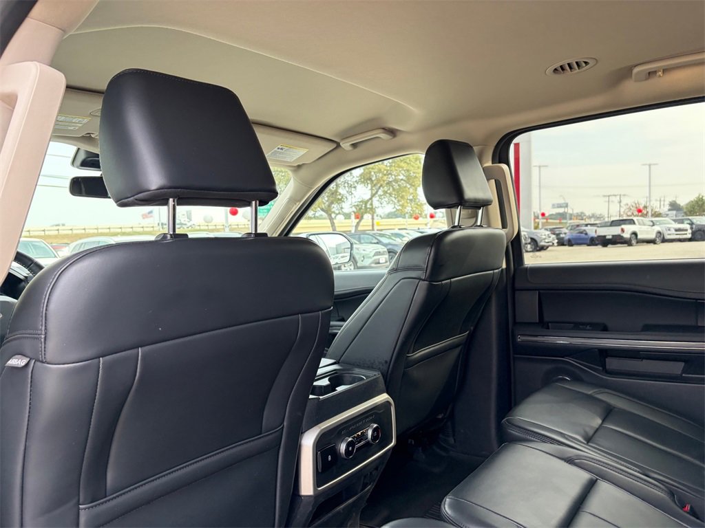 Used 2023 Ford Expedition XLT image 24