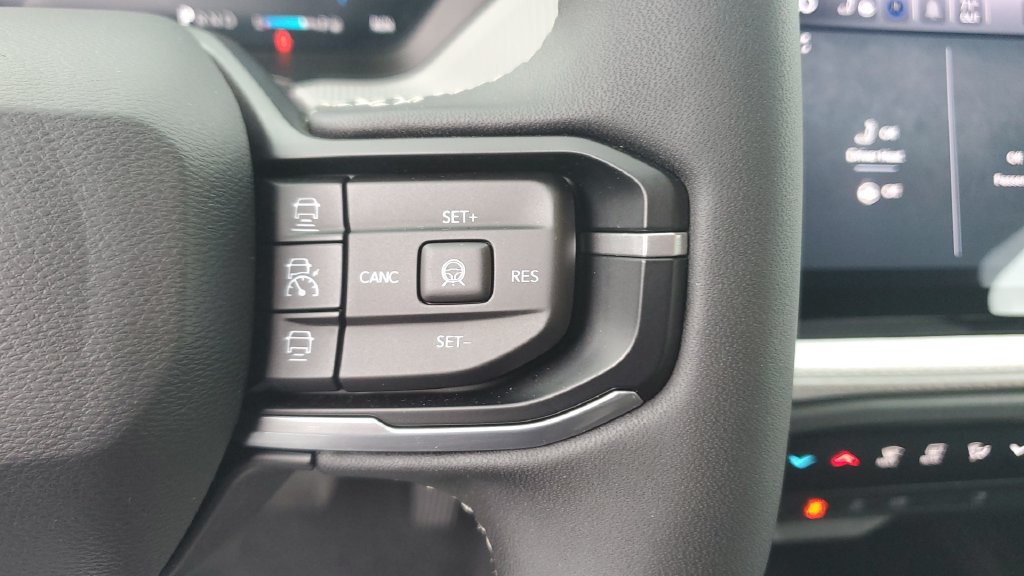 Used 2026 Jeep Cherokee Limited AWD/4WD image 32