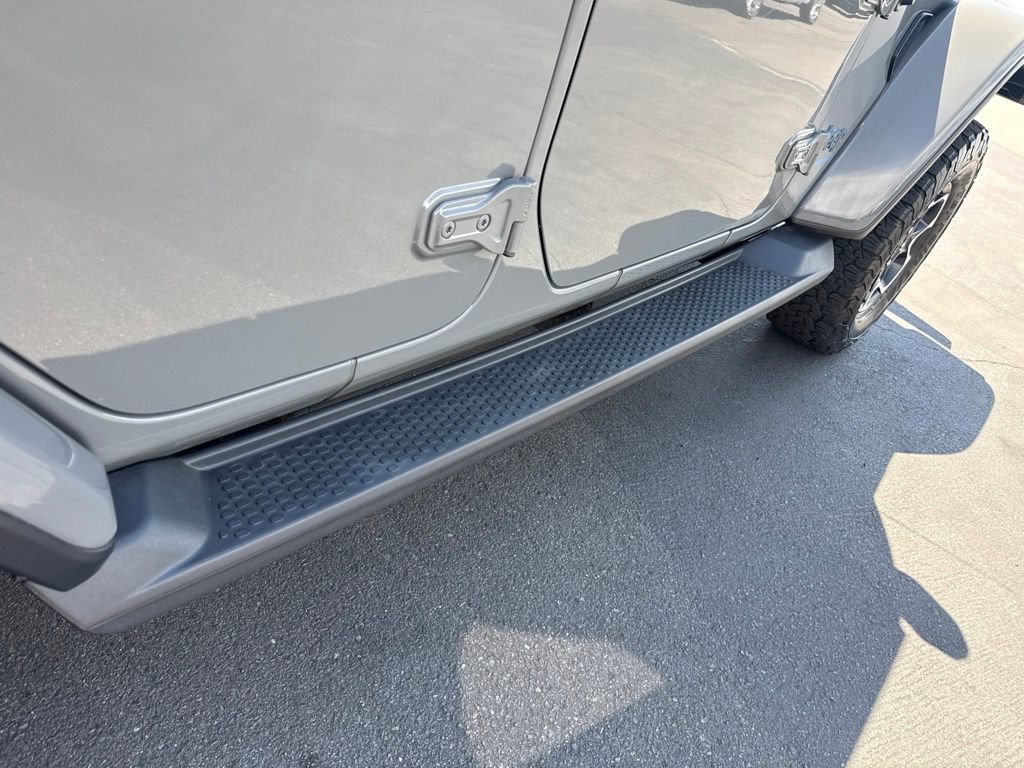 Used 2023 Jeep Wrangler Unlimited Rubicon 4xe w/ Steel Bumper Group AWD/4WD image 15