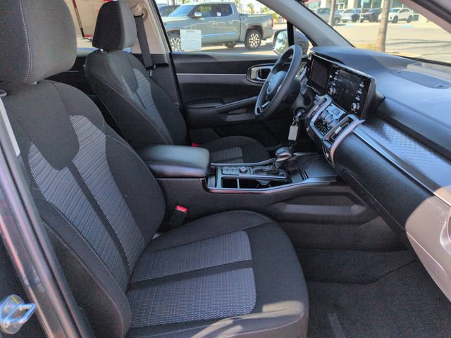 Used 2023 Kia Sorento LX FWD image 19