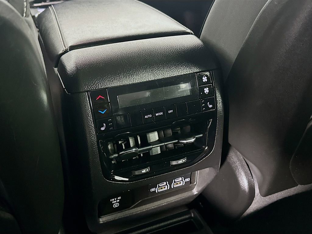 Certified 2023 Jeep Grand Cherokee L Limited w/ Black Appearance Package AWD/4WD image 36
