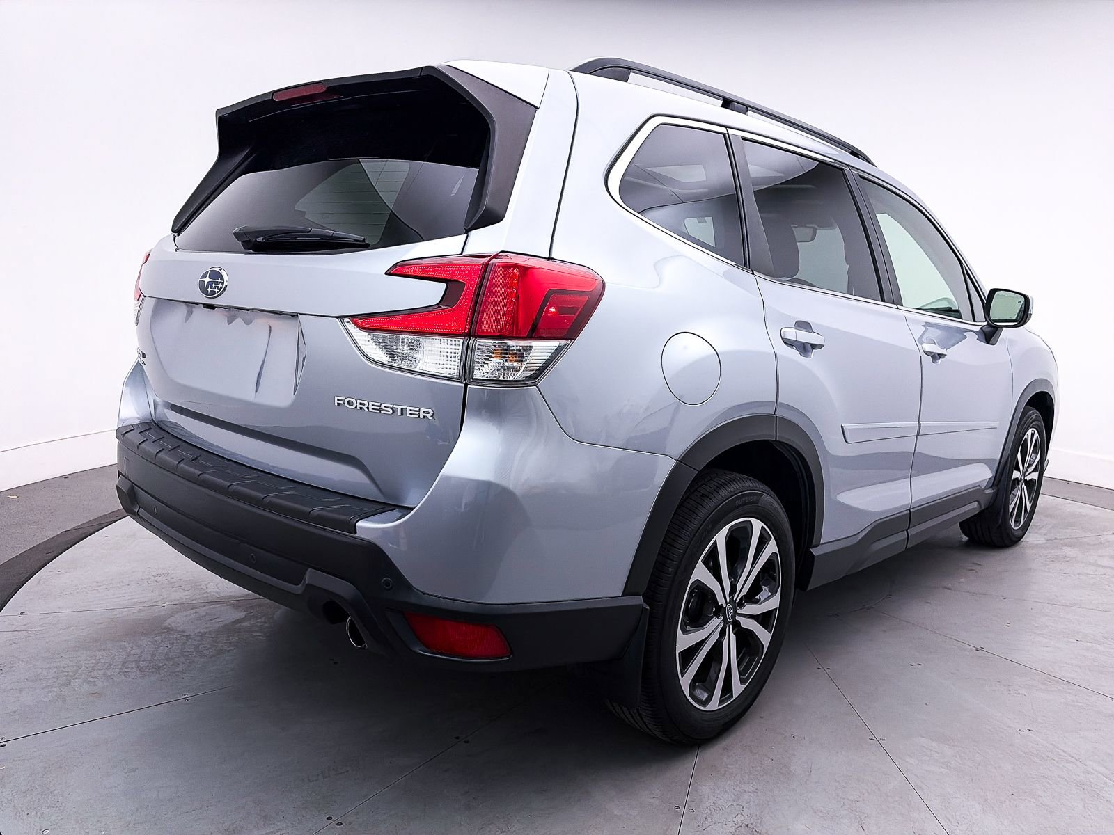 Used 2019 Subaru Forester Limited image 16