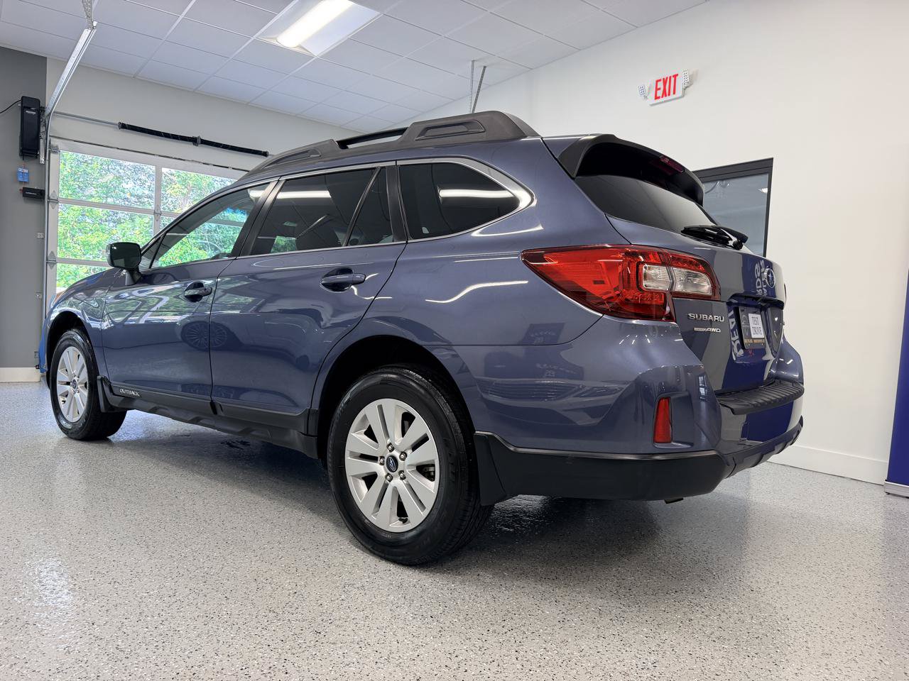 Used 2017 Subaru Outback 2.5i Premium AWD/4WD image 5