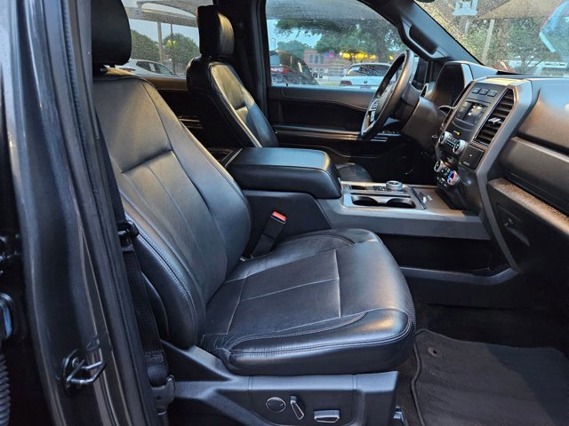 Used 2018 Ford Expedition XLT w/ Equipment Group 201A RWD image 18