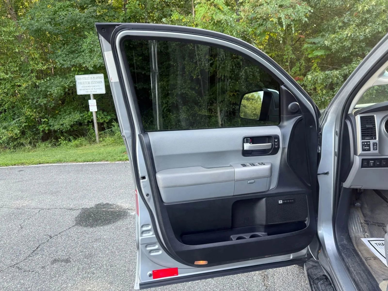 Used 2008 Toyota Sequoia Platinum image 25