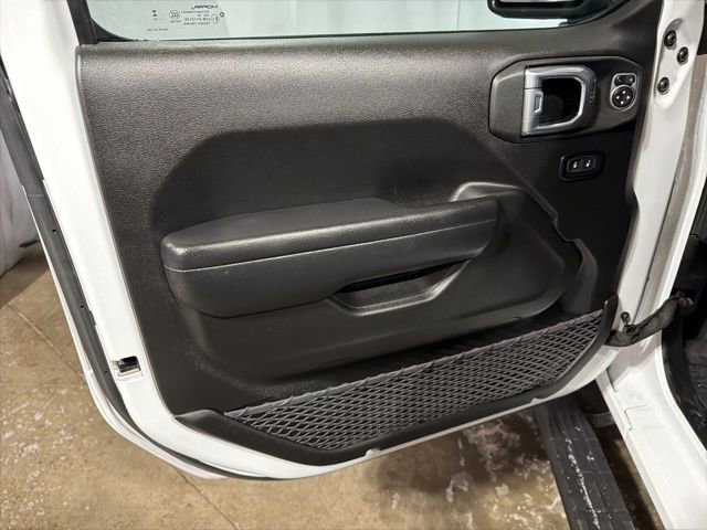 Used 2024 Jeep Wrangler Willys image 7