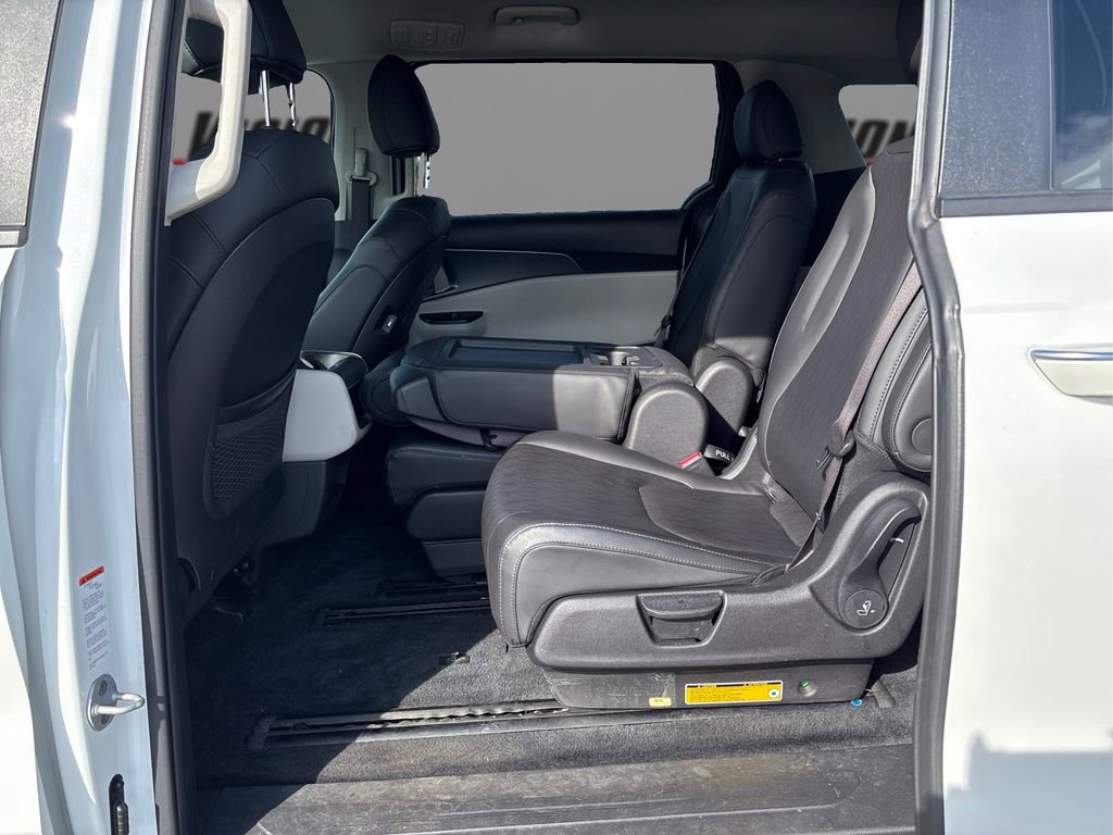 Certified 2023 Kia Carnival LX image 10
