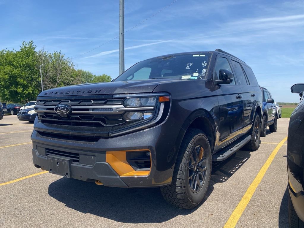 Used 2025 Ford Expedition Tremor AWD/4WD image 18