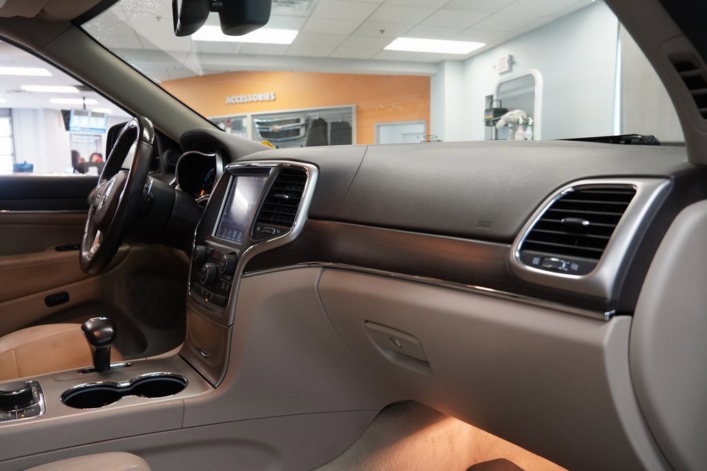 Used 2013 Dodge Grand Caravan SE image 30