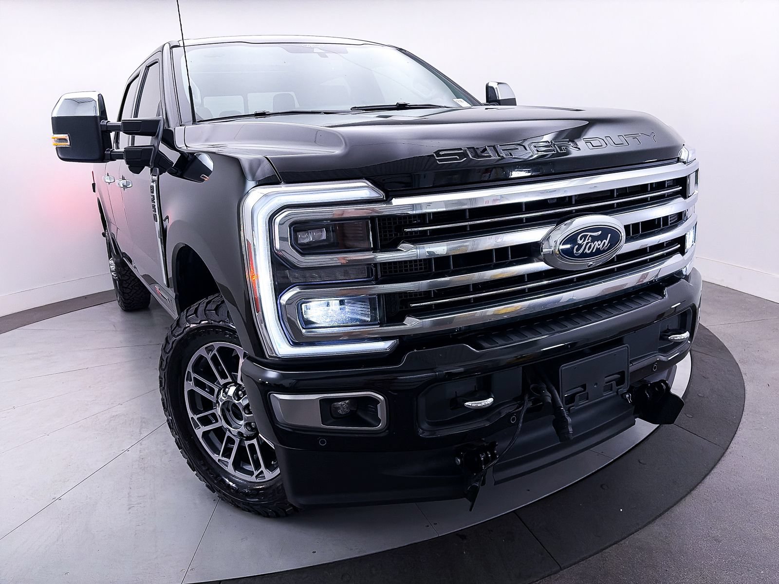 Used 2024 Ford F250 Limited w/ FX4 Off-Road Package AWD/4WD image 3