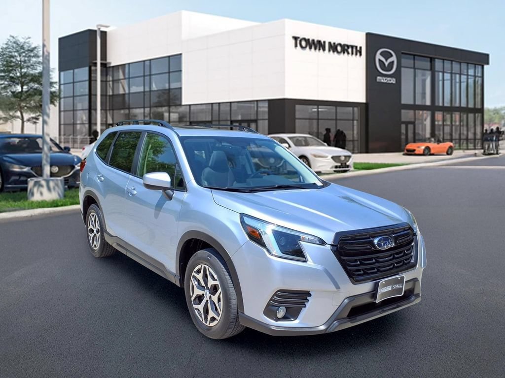 Used 2023 Subaru Forester Premium AWD/4WD image 1
