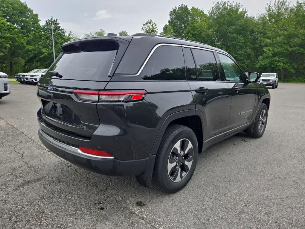 Used 2023 Jeep Grand Cherokee 4WD 4xe w/ Luxury Tech Group II image 4