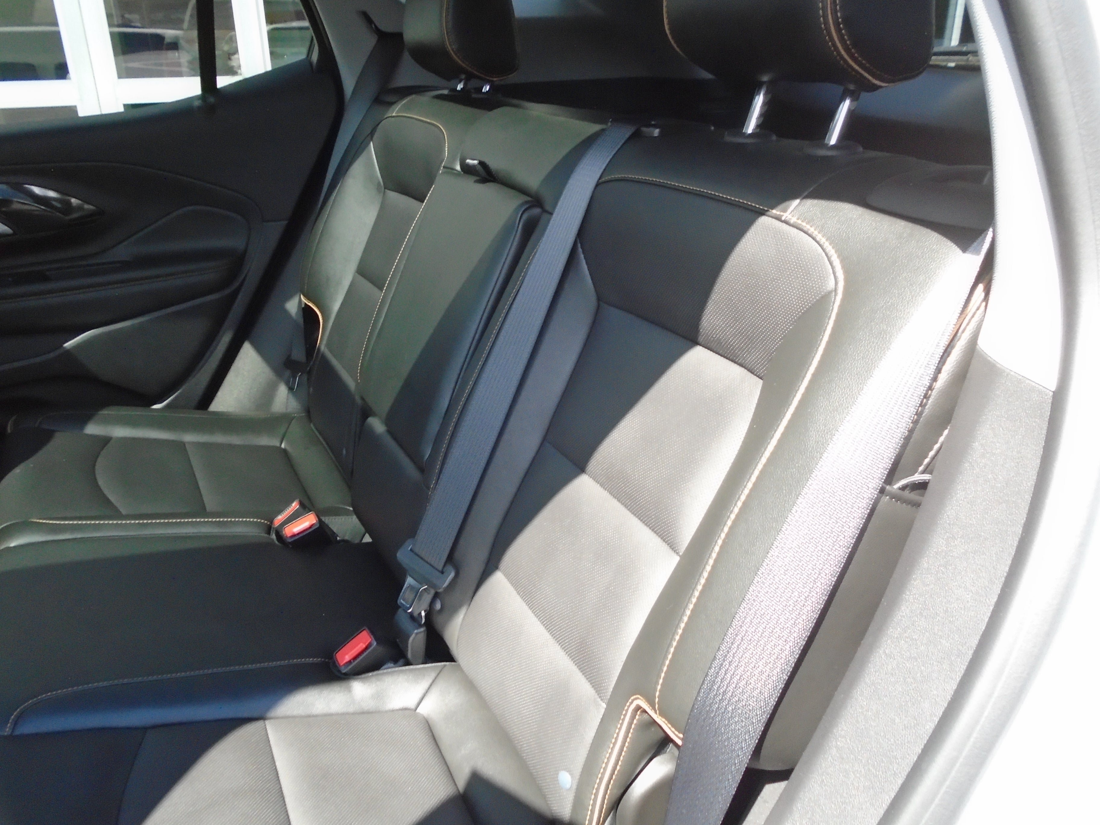 Certified 2024 GMC Terrain AT4 w/ Infotainment Package II AWD/4WD image 43