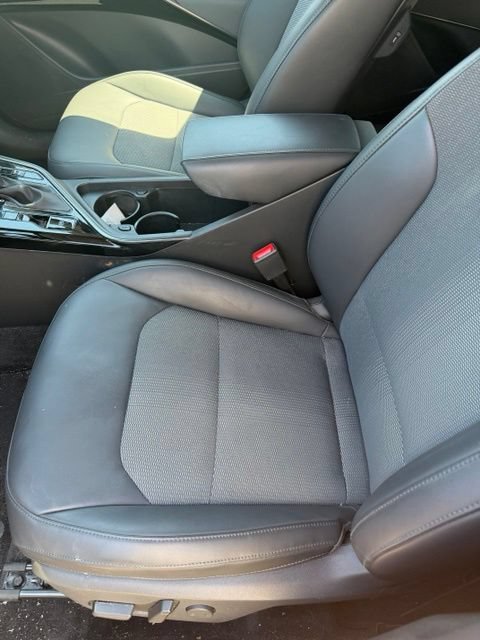Used 2023 Kia Niro EX FWD image 7