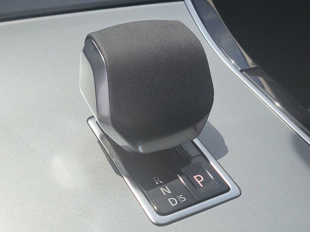Certified 2025 Land Rover Range Rover Evoque S AWD/4WD image 11