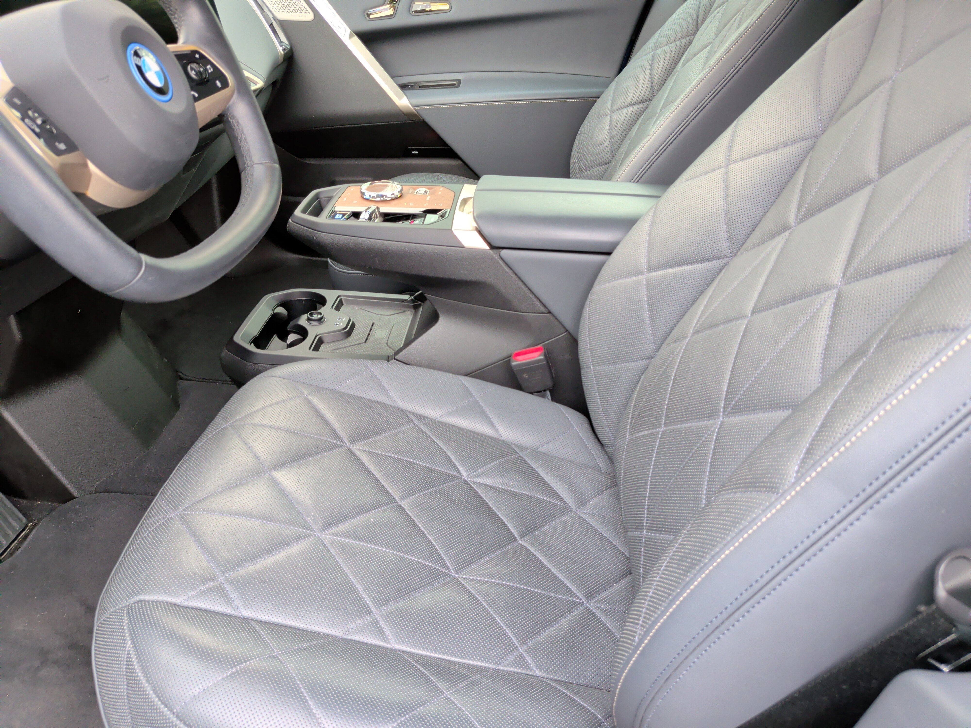 Certified 2023 BMW iX M60 w/ Executive Package image 26