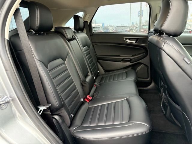 Used 2024 Ford Edge SEL image 11