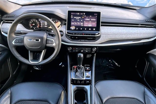 Used 2024 Jeep Compass Latitude image 7