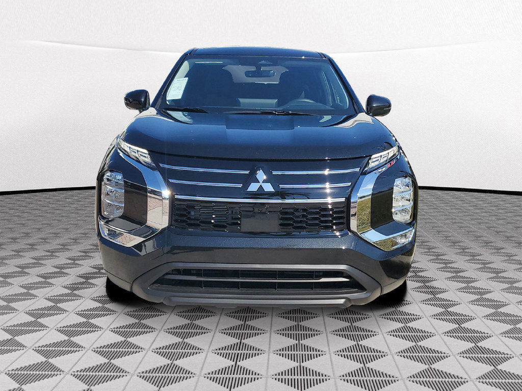 New 2026 Mitsubishi Outlander ES FWD image 2