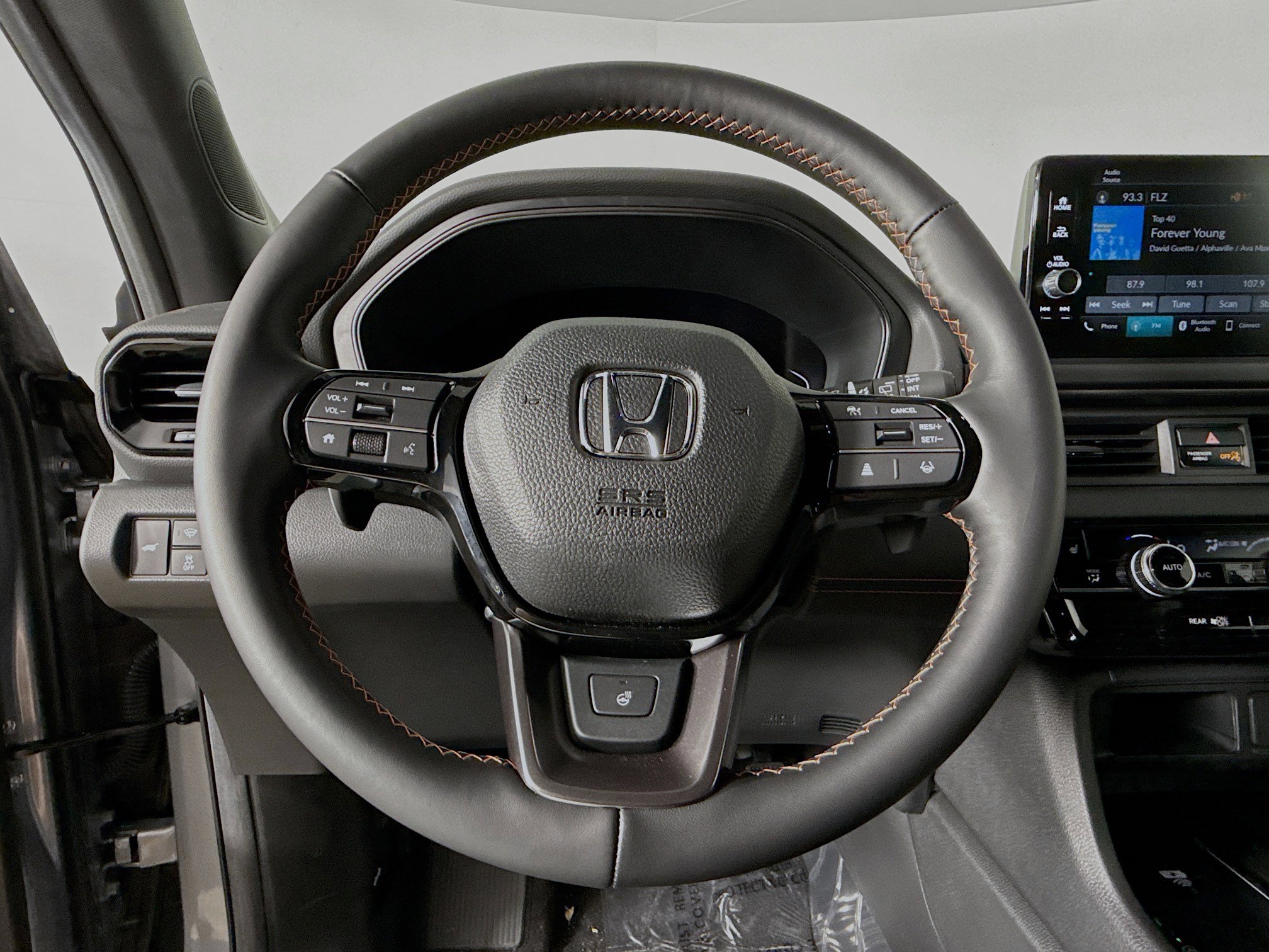 New 2025 Honda Pilot TrailSport image 11