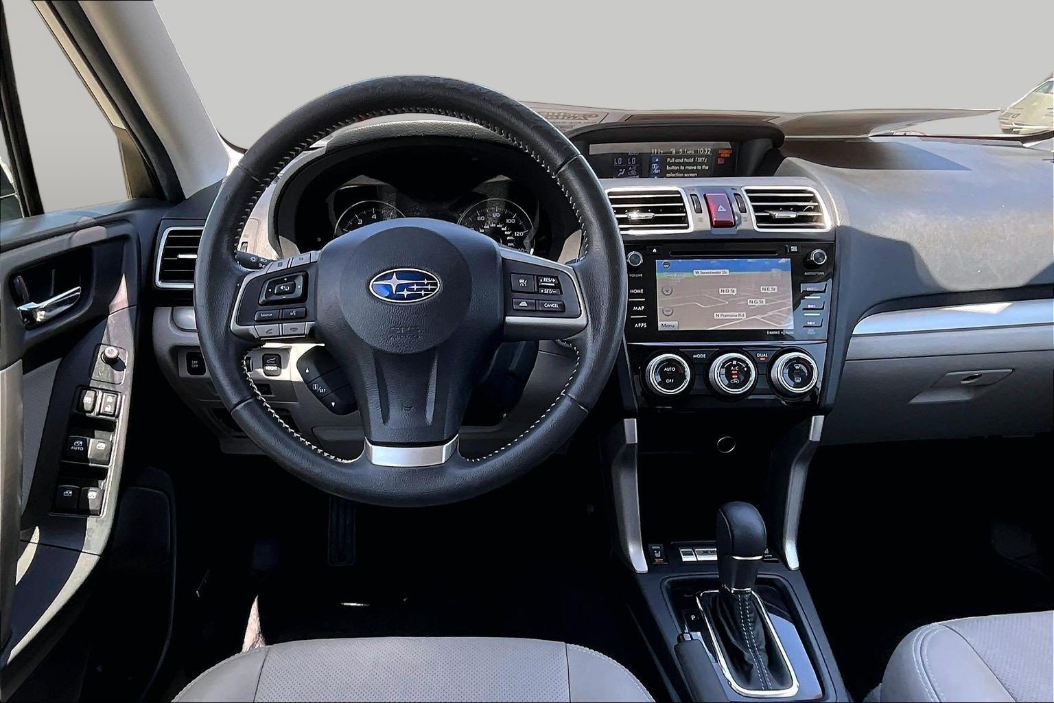 Used 2016 Subaru Forester 2.5i Touring w/ Eyesight & Navigation System AWD/4WD image 4