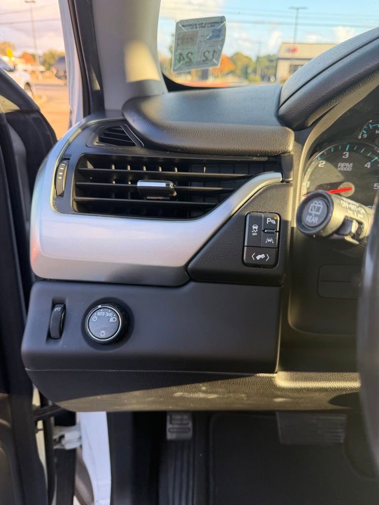 Used 2020 Chevrolet Tahoe LT image 16