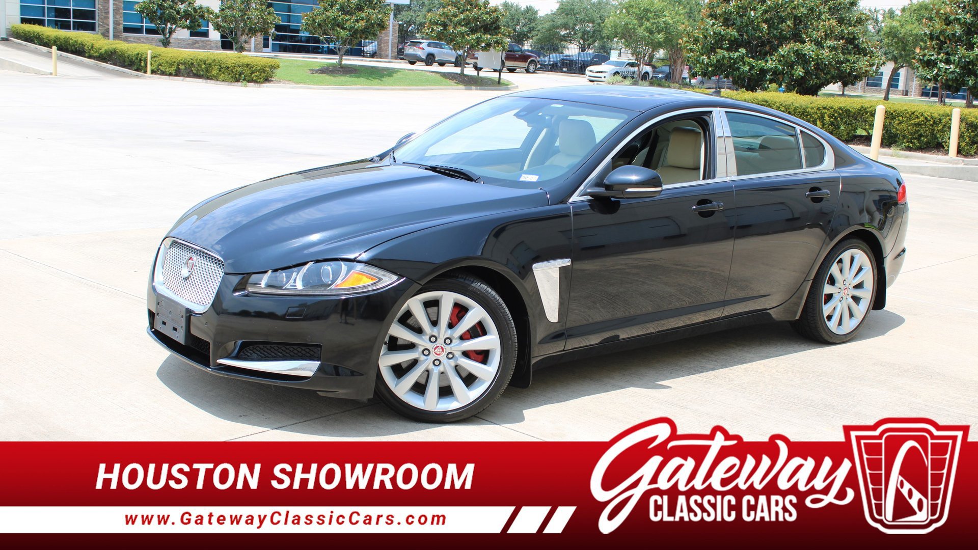 Used 2014 Jaguar XF 3.0 RWD image 1