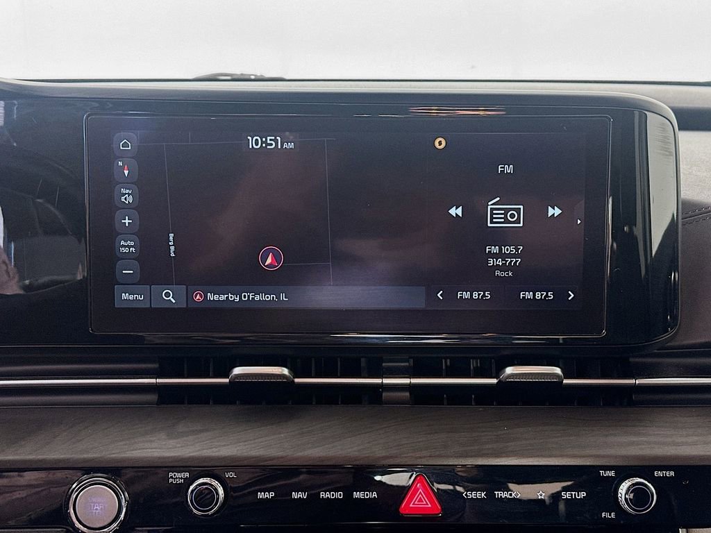 Used 2022 Kia Carnival EX image 13