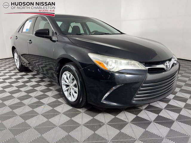Used 2017 Toyota Camry LE FWD image 1
