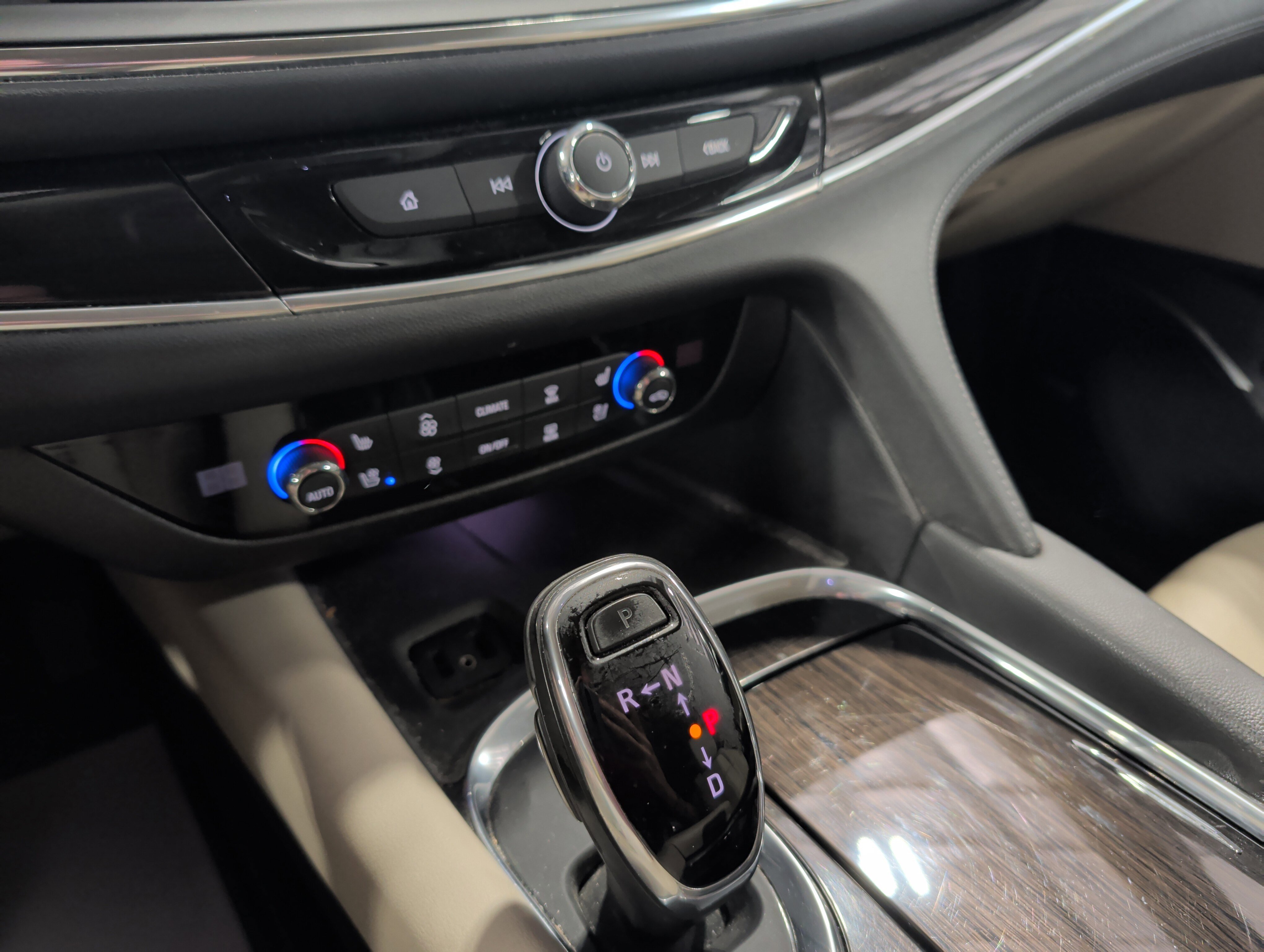 Used 2019 Buick Enclave Premium image 12