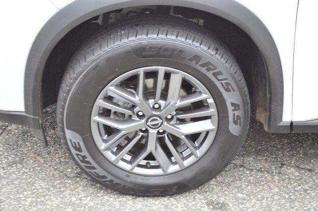 Used 2024 Nissan Rogue S image 13