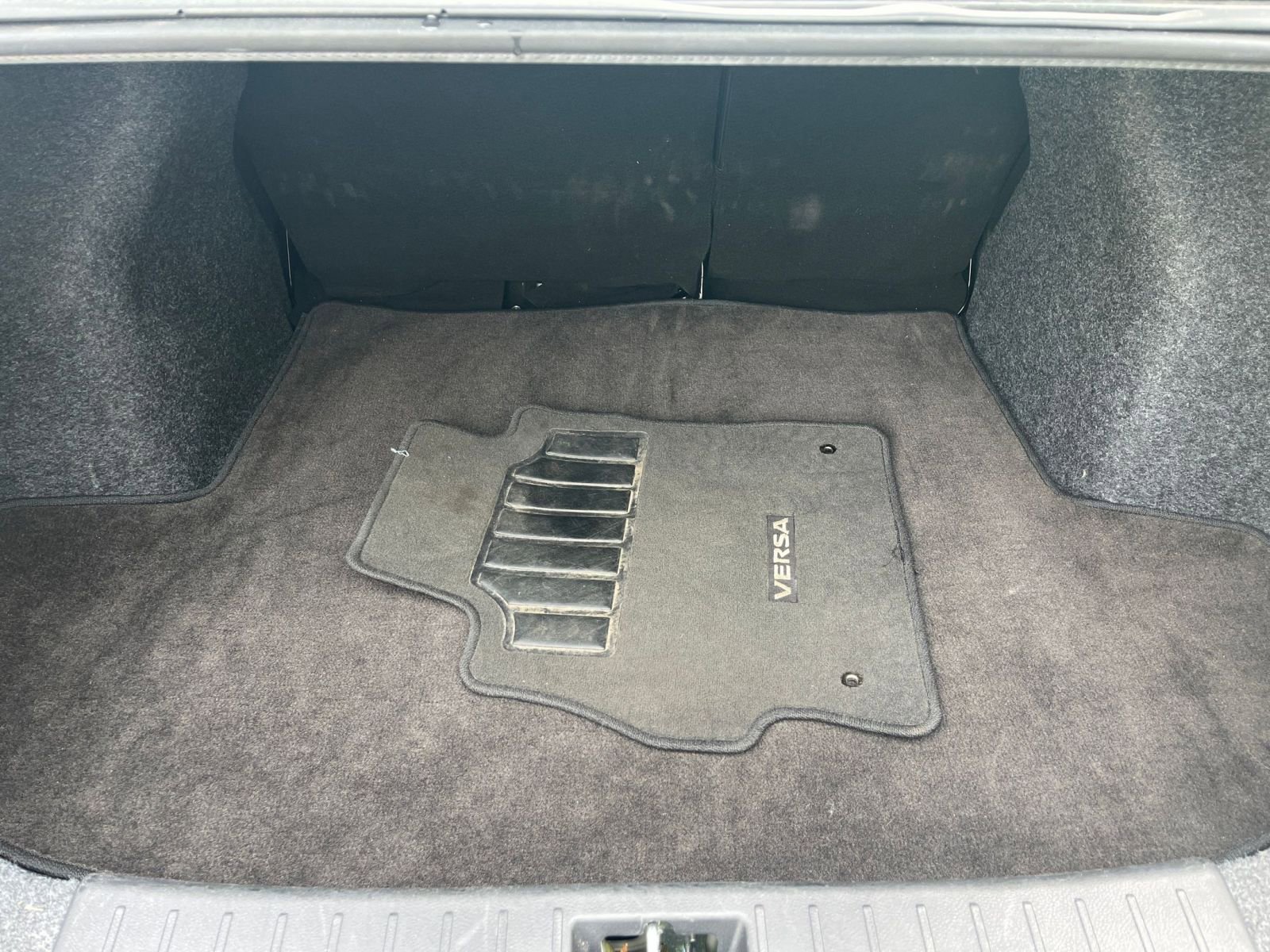 Used 2025 Nissan Versa SV image 25