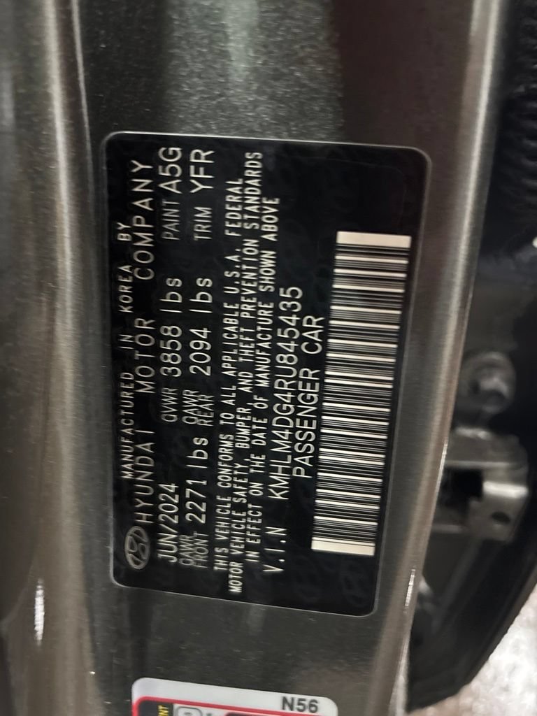 Used 2024 Hyundai Elantra SEL FWD image 11