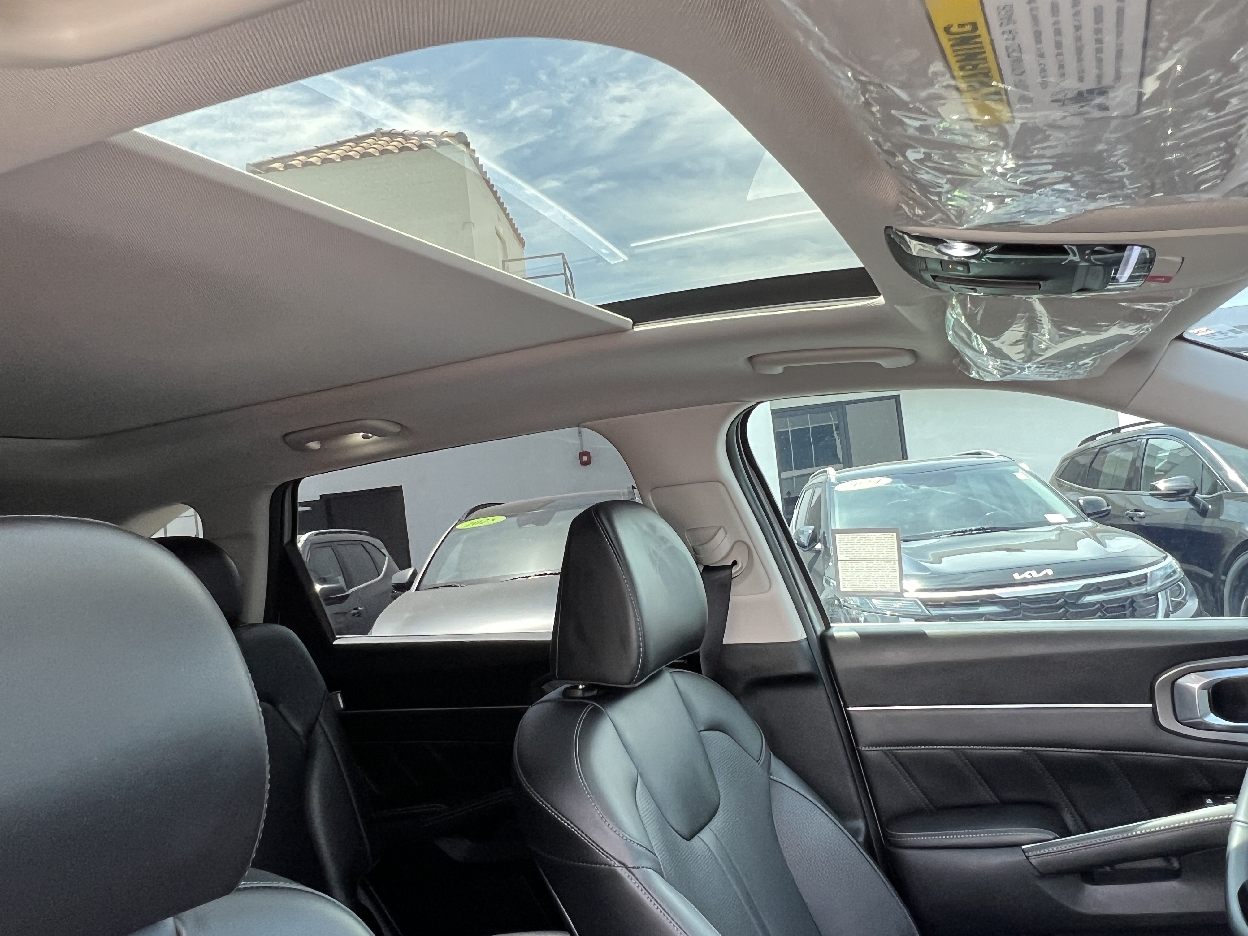 Certified 2025 Kia Sorento SX FWD image 17