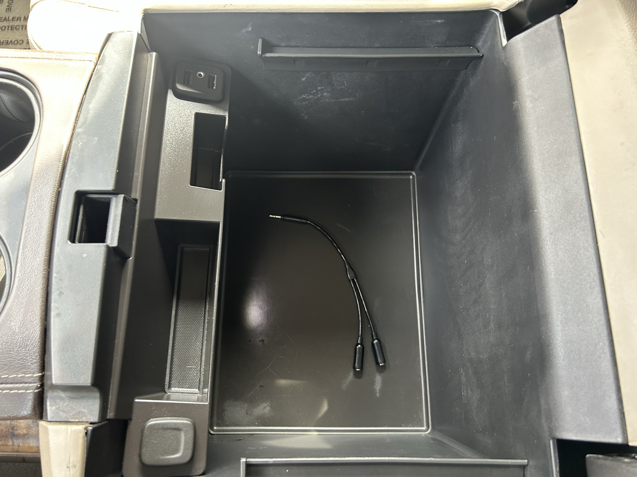 Used 2019 Chevrolet Suburban LT RWD image 14