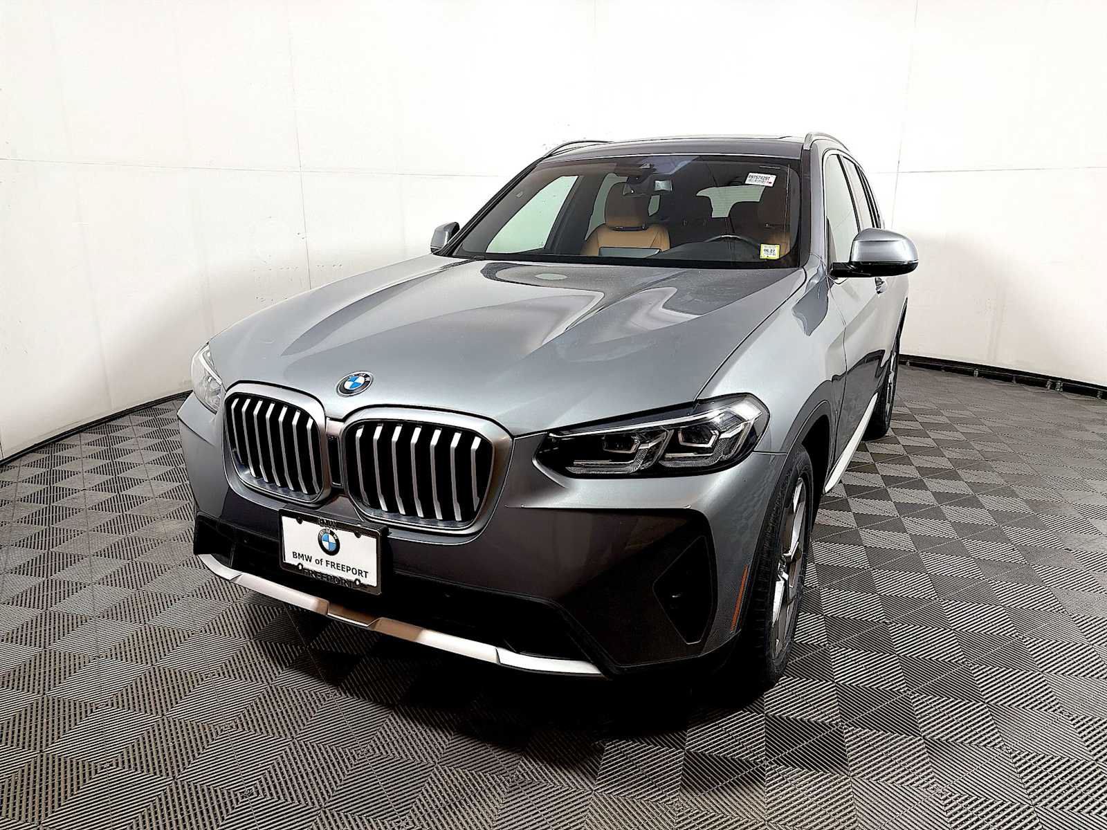 Used 2024 BMW X3 xDrive30i w/ Convenience Package AWD/4WD image 3
