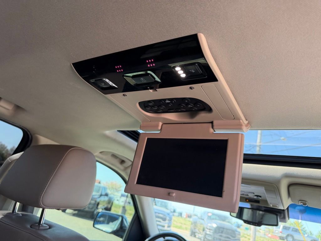 Used 2019 Chevrolet Suburban Premier image 41