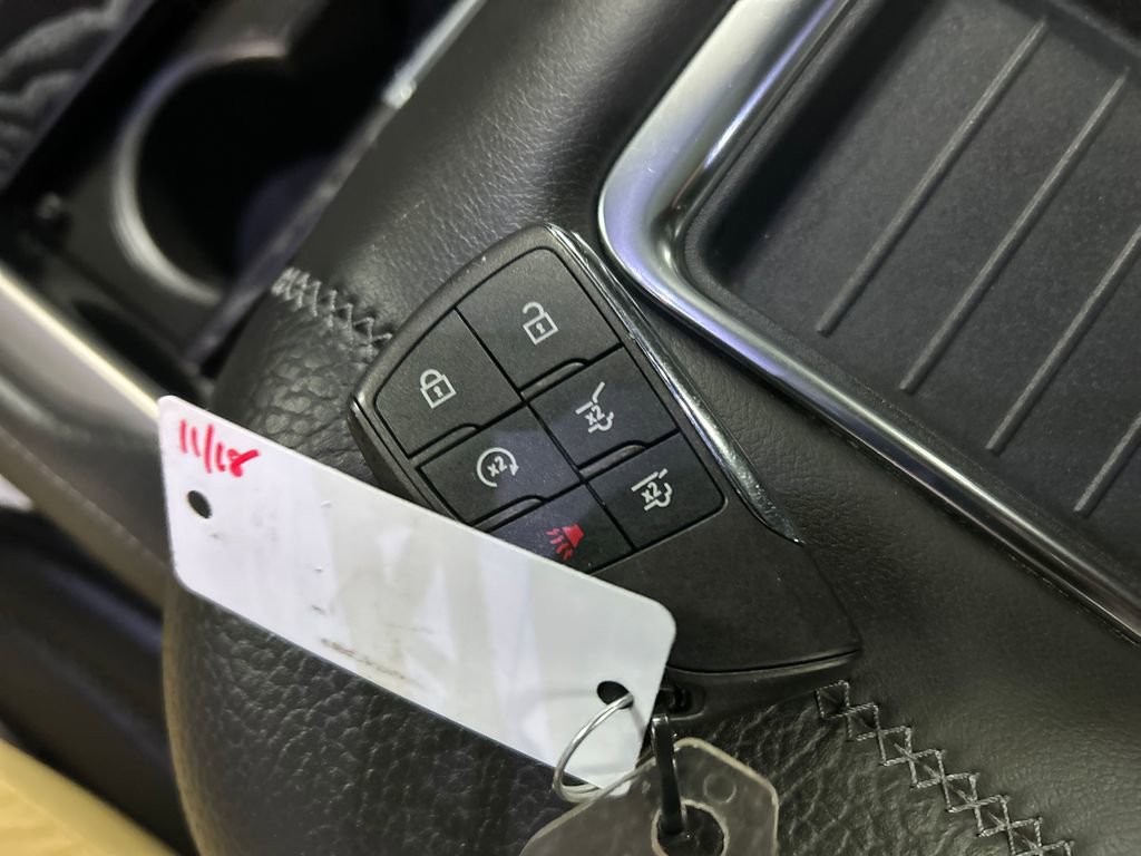 Used 2024 GMC Yukon XL Denali AWD/4WD image 22