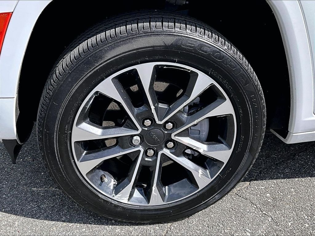 Used 2022 Jeep Grand Cherokee Overland AWD/4WD image 7