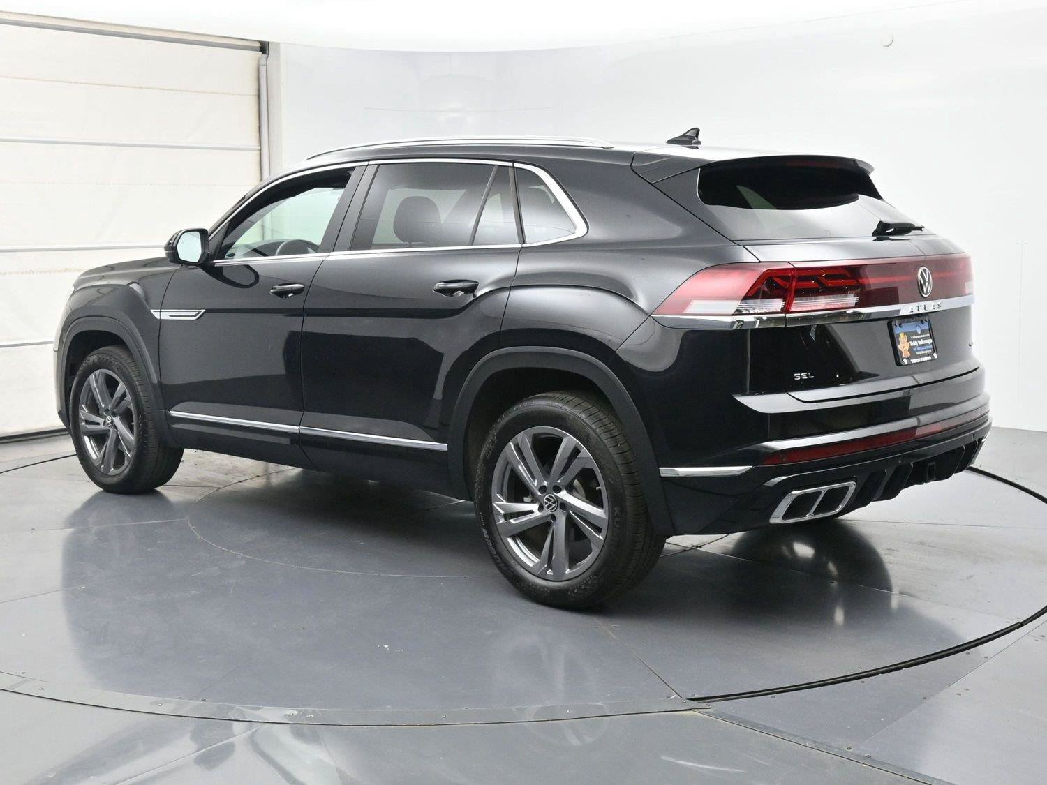 Certified 2024 Volkswagen Atlas Cross Sport SEL R-Line AWD/4WD image 27