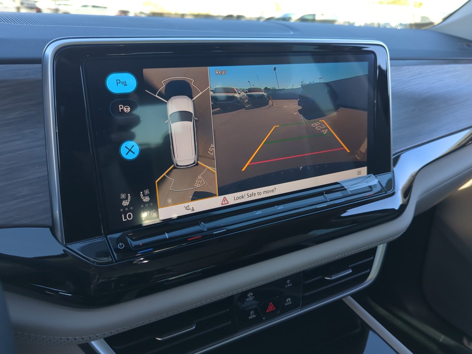 New 2026 Volkswagen Atlas SEL Premium R-Line image 28