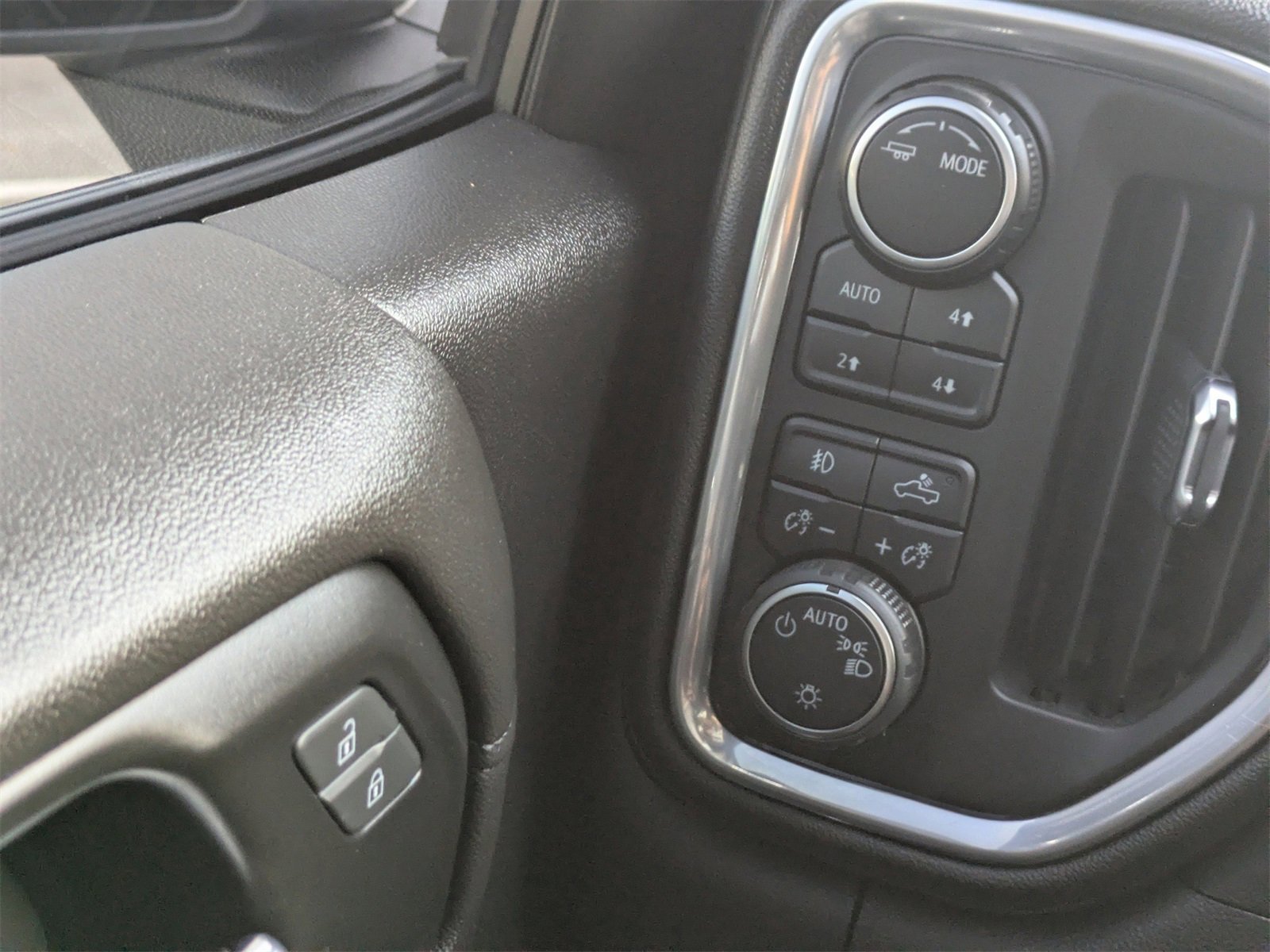 Used 2022 Chevrolet Silverado 1500 LT Trail Boss w/ Bed Protection Package image 25