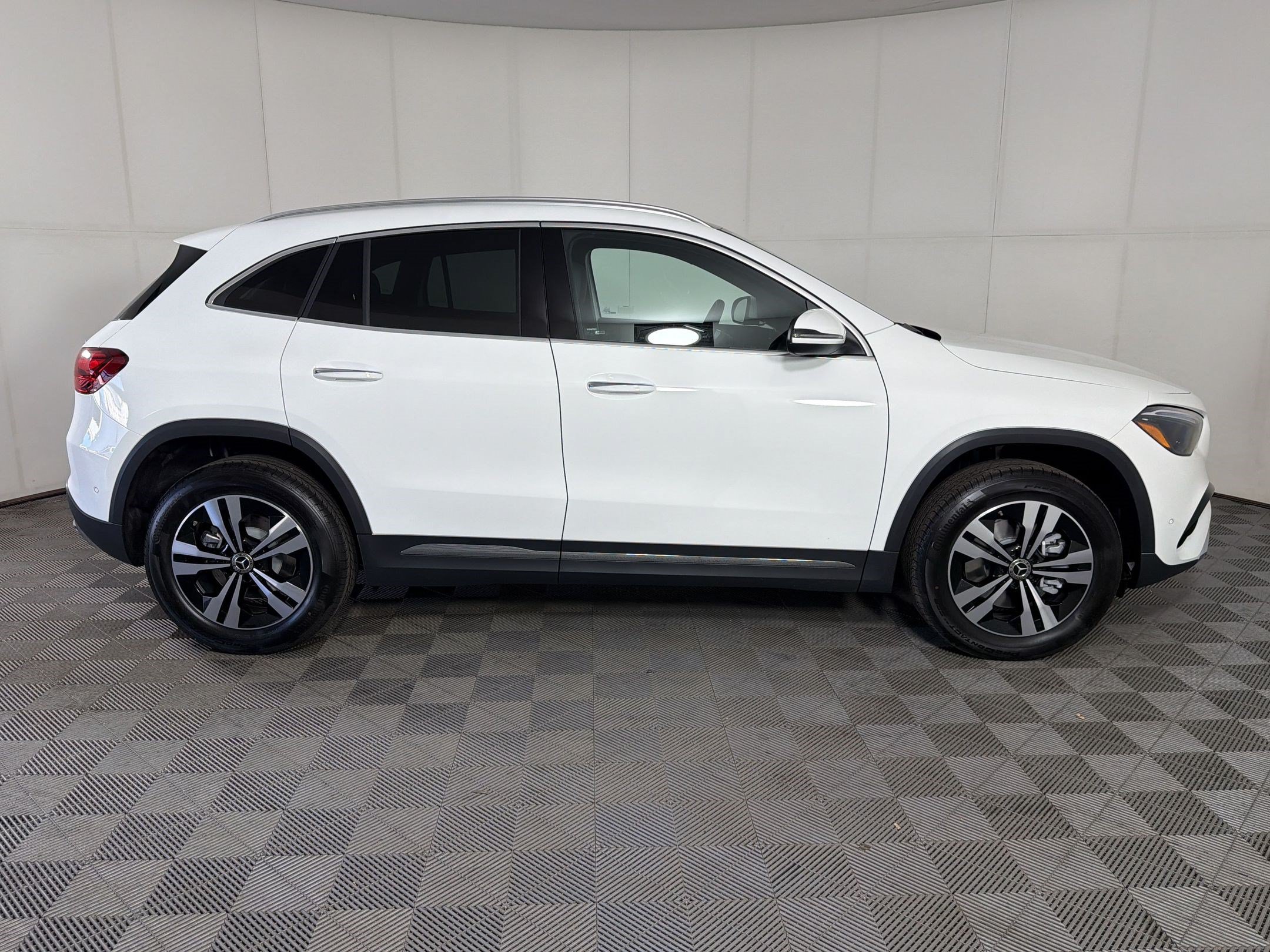 Used 2026 Mercedes-Benz GLA 250 4MATIC image 8