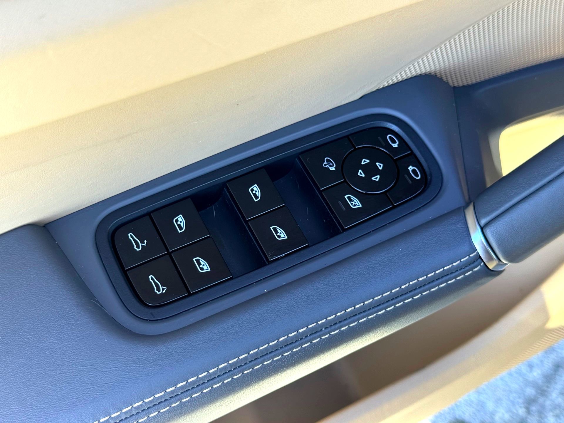 Used 2021 Porsche Cayenne S image 20