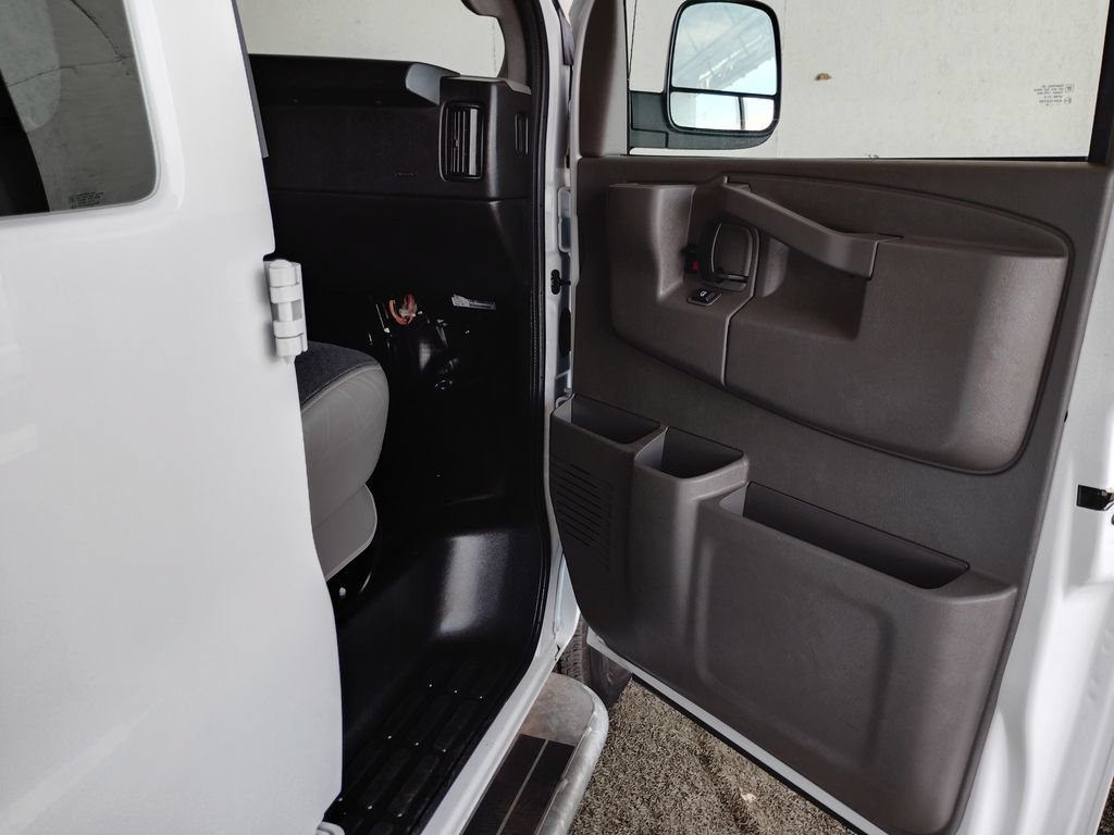 Used 2025 GMC Savana 2500 w/ Driver Convenience Package RWD image 10