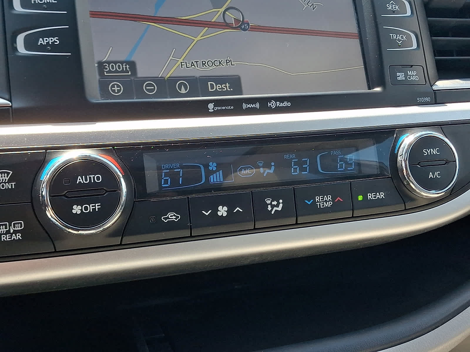 Certified 2019 Toyota Highlander XLE AWD/4WD image 19